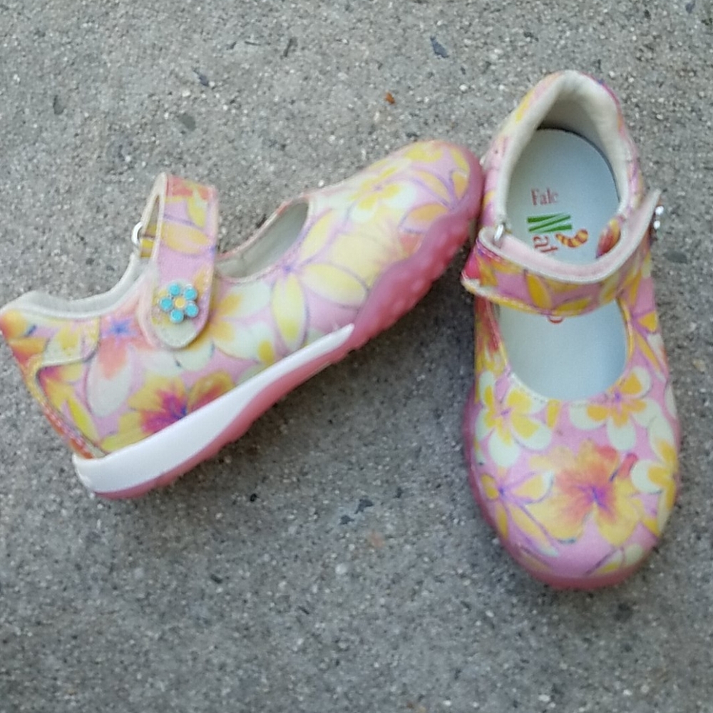 NEW Naturino Floral Sneaker Shoes